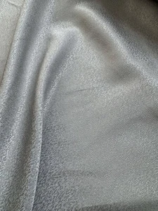 Silver Gray Crackle - 100% Silk Jacquard Fabric - Picture 1 of 7