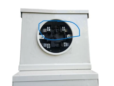 Myers / Ryco MES M2-B Pedestal 200A Top Meter Socket Jaws w/ Lugs (Feeds BJ2200) - Image 1 of 3
