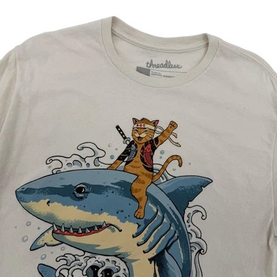 Camiseta Threadless Para Hombre Mediana Gato Ninja Montar Tiburón Gráfico Camiseta Foto 1 de 4