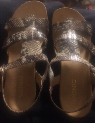 Vionic Womens 8 Glenda Strappy Wedge Sandals In Snakeskin Print Comfort *new* - Image 1 of 4