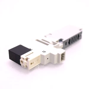 SMC VQ1101N-5 Solenoid 24VDC Valve 2-Position 5-Port - Picture 1 of 6