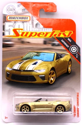 火柴盒 2019 年 50 周年。 Superfast 2016 雪佛兰科迈罗敞篷车 金色 — 第 1/4 张图片