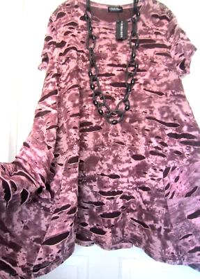 BELLA BLUE ~ M/L ~ "VESTIDO SAGRADO" ~ RECURSO PEPLUM BACK ~ ROSA/PRETO ~ NOVO COM ETIQUETAS - Imagem 1 de 4