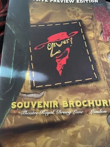 Exclusive Preview Edition OLIVER: Souvenir Brochure Drury Lane Rowan Atkinson - Picture 1 of 2