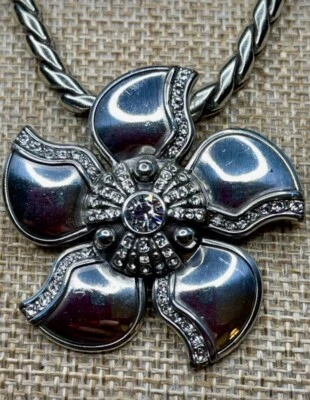 Brighton Silver Plated, Large Flower Pendant W/ Crystal Stones. - Изображение 1 из 3