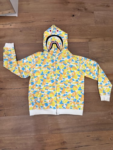 A BATHING APE (BAPE) Felpa con cappuccio mimetica A Bathing Ape Sapporo city squalo zip intera L