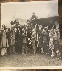 Book Clipping Photo Amelia Earhart Londonderry Northern Ireland May 21, 1932 - Picture 1 of 2