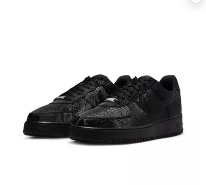 Talla 11 - Kobe Bryant x Nike Air Force 1 Low Triple Negro Foto 1 de 3