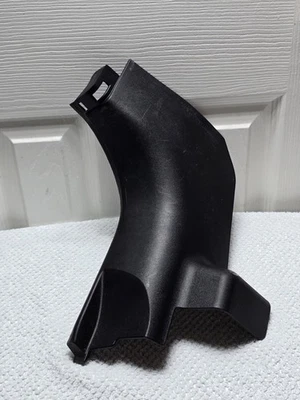 Cubierta lateral derecha Mitsubishi Endeavor 2004-2011 MR962444XA (A Foto 1 de 4