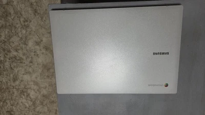 Samsung Chromebook Go 14 pollici (64 GB SSD, Intel Celeron N4500, 1,10 GHz, 4 GB RAM) - Immagine 1 di 4