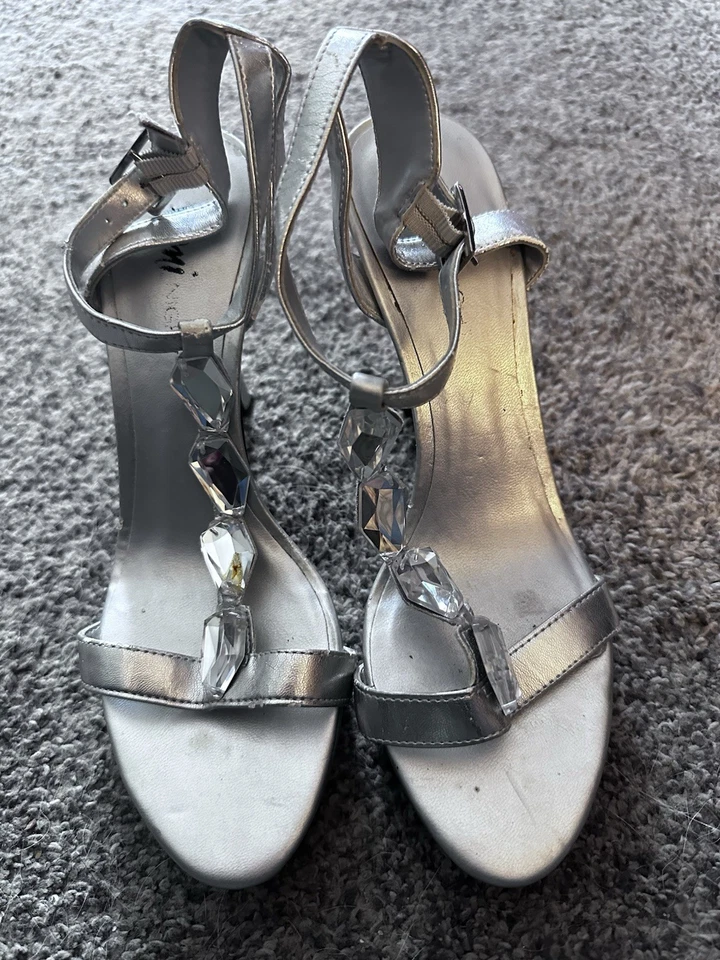 Fioni Night Women’s  Silver Ankle Strap Kitten Heels, Open Toe Sz 8 - Image 1 of 4