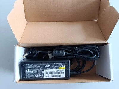 Original Fujitsu Netzteil 65 Watt, 5,5 mm, Lifebook Notebook Netzteil  - Bild 1 von 4