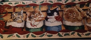Vintage Weihnachten KATZEN IN STRÜMPFEN TISCHLÄUFER 70" x 13" Linda Picken - Bild 1 von 10