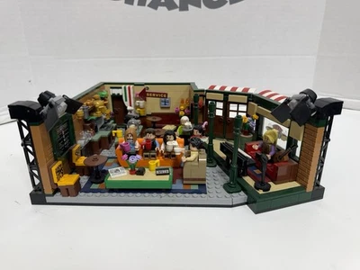 LEGO FRIENDS CENTRAL PARK PERK SET #21319 - Image 1 of 4