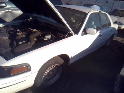 Windshield Wiper Motor Fits 95-02 CROWN VICTORIA 30289923 - Image 1 of 4