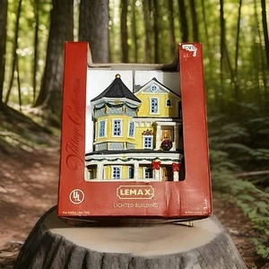 Lemax Madsen Manor Store Lighted Building Village Collection 2004 No 45057CV - Picture 1 of 4