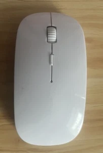 2.4 GHz Wireless Mouse - White - Picture 1 of 4