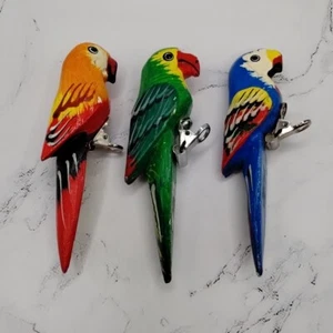 Wooden Clip On Parrot Birds Figural Tropical Decorations Colorful Set Of 3 - Picture 1 of 19