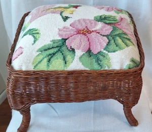 Vtg Wicker Footstool W/ Hummingbird & Floral Wool Needlepoint Cushion 13 X 11” - Picture 1 of 12