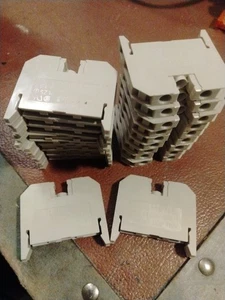 Siemens 8WA1 011-1DG11 Terminal Block - Lot Of 19 - Picture 1 of 1