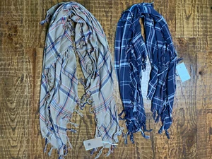 Look by M Neu mit Etikett Damenpaket 2 große quadratische karierte Schals khaki und marineblau - Bild 1 von 7