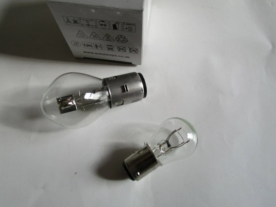 FARO KEEWAY SUPERLIGHT Y BOMBILLA TRASERA Foto 1 de 1