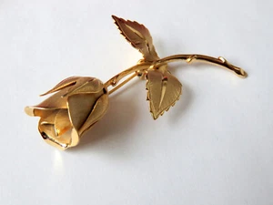 Pin Rosa _Pin Broche Rosa Giovanni Leyenda De La Navidad De Colección Regalo En Caja** - Imagen 1 de 7
