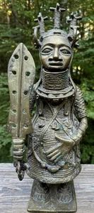 Benin Bronze Oba Statue Of A King Or Royalty 20th C. - African Bronze 17.5” Tall - Picture 1 of 22