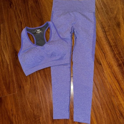 Sujetador deportivo y pantalones de yoga talla M púrpura Foto 1 de 4