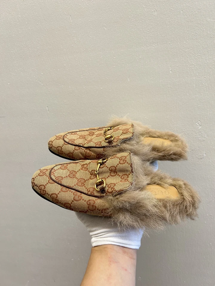 Zapatilla mocasín GUCCI Princetown marrón de lona de piel de mula mordida de caballo 38 EU 8 EE. UU. Foto 1 de 4