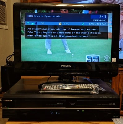 TOSHIBA DVR670KU DVD Recorder VCR HDMI 1080P W/Replacement Remote Digital Tuner - Image 1 of 4