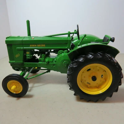 Ertl John Deere 60 Trattore Sedile Alto 2 Cilindri Club XI 1/16 JD-16070-1HD-B - Immagine 1 di 4