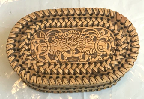 Russian Handmade Woven Basket Carved Wood Fu Foo Dogs with Lid 6  1/8" x 3 5/8" Cover