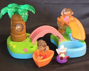 Vintage Dora The Explorer Floating Island Bath Time Adventure 2003 with Figures - Picture 1 of 4
