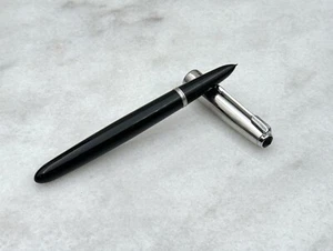MID-CENTURY PARKER "51 SPECIAL" FOUNTAIN PEN IN Black WITH STAINLESS CAP - Picture 1 of 4