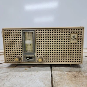 Antique General Electric T-230b Tube Radio - Picture 1 of 5
