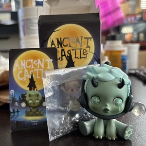 Pop Mart Skullpanda Ancient Castle Serie Sammelfigur Gargoyle - Bild 1 von 3