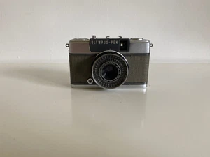 Appareil photo argentique compact 28 mm Olympus PEN EE 2 - Photo 1/5