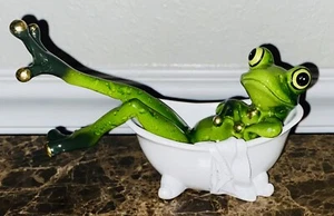 Green Frog Relaxing In Bath Tub Resin Sculpture Tabletop Figurine Home Decor - Picture 1 of 3