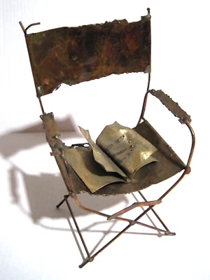 Libro Silla Plegable Escultura Brutalista ENESCO 1976 Hong Kong Arte Metal 9" De Colección Foto 1 de 4