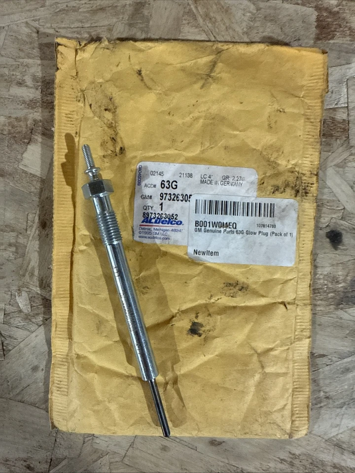 GM OEM NOS 97326305 bujía incandescente 2004-2005 Chevrolet Silverado 2500 HD 6,6 LLY Foto 1 de 4