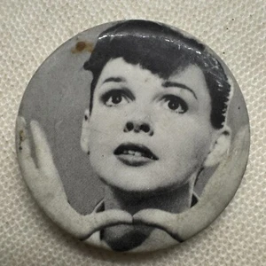 Vintage 1950's Judy Garland black and white 1 3/4'' Pin Button - Picture 1 of 2