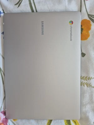 samsung chromebook - Image 1 of 3