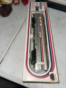 LIFE-LIKE HO SCALE AMTRAK #9321 SILVER TOWER VISTA-DOME PASSENGER CAR - Picture 1 of 8