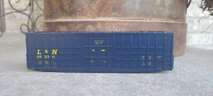 Roundhouse 1802 50'  Waffle Box Car 50' Blue  L & N - Picture 1 of 11