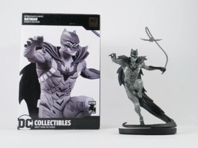 BATMAN Black & White The Batman Kenneth Rocafort Statue DC Direct - Photo 1/4