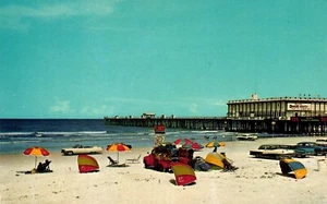 Postcard popular pier in colorful Daytona Beach, Florida - Picture 1 of 2