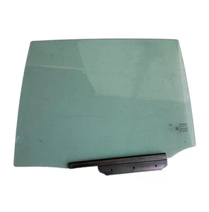VETRO SCENDENTE POSTERIORE SINISTRO TOYOTA YARIS 2007 - Foto 1 di 4