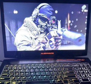 17.3" Alienware M17x R3 | Quad i7 @3.20GHz w/GeForce | 32G | 2TB SSD | Win10Pro - Picture 1 of 16