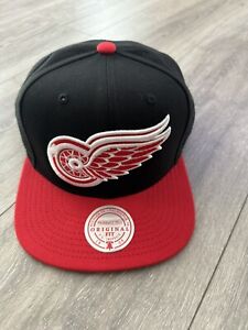 Detroit Red Wings Mitchell & Ness SnapBack Adjustable Hat Black,Red Color